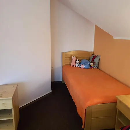 - Privat Pacholik